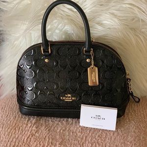 COACH PURSE IN PERFECT CONDITION 💕
